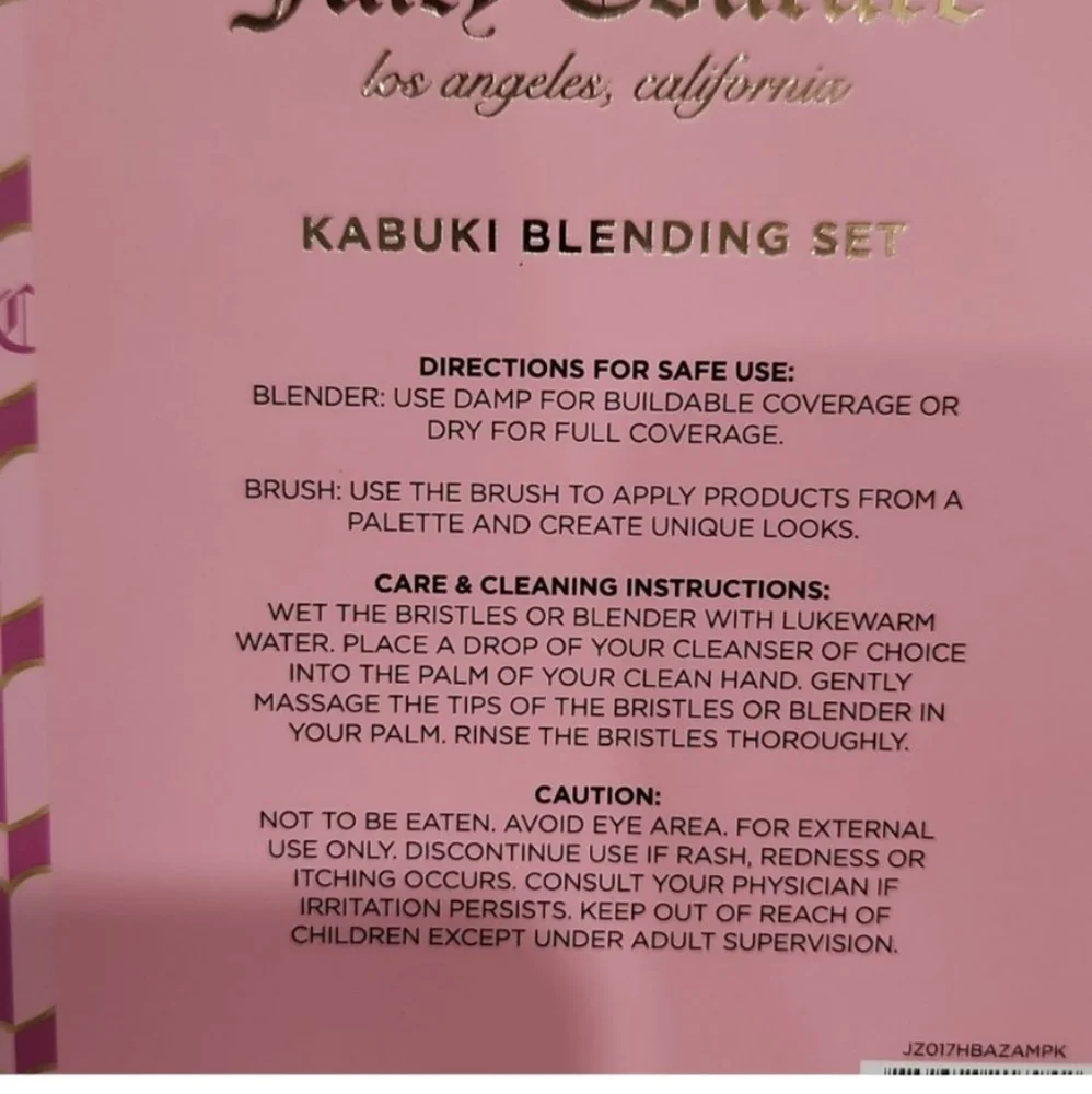 Juicy Couture Kabuki Blending Set - Pink and Red